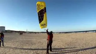 Kite-Newbie having Fun with a Flysurfer Peak 2