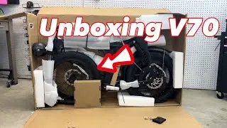 V70 Electric Bike, Electric Motorcycle with 52V 23.4Ah Removable Battery 20&rdquo; Fat Tire Dirt Bike
