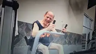 Creepiest guy at the gym. #Mensroom #tvshow