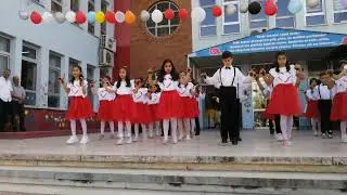 23 Nisan Bayramı 11 TEMMUZ İLKOKULU BİRECİK/ŞANLIURFA Bahçe duvarından aştım