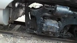 Air brakes and manual coupling in locomotive trains