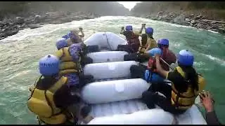River Rafting in RISHIKESH!!🌊🌊🏊&zwj;♀️🚣&zwj;♀️