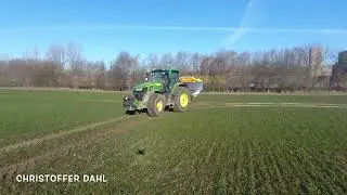 John Deere 7250r spreading fertilizer on wheat | Idagaard 2022 | Danish Agriculture