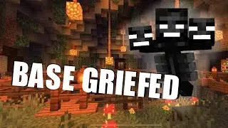 Base Grief On 2b2t's Competing Server Simply Vanilla! (No Commentary)