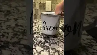Bacon Grease Container Kitchen Must-Have #kitchenmusthaves #cookingmusthaves