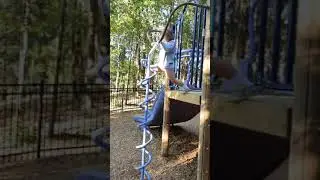 Zastosowanie korkociągu na placu zabaw. Kto by pomyślał!? #playgroundhacks #playground