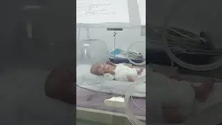 680 GMS BABY IN INCUBATOR