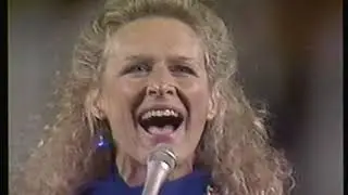 Music - 1986 - Glenn Close - Star Spangled Banner At World Series Game 1 With Red Sox Vs Mets
