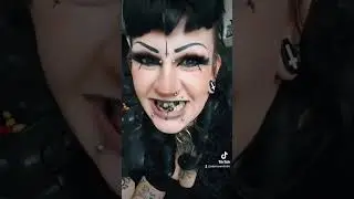 #goth #gothlife #alternative #gothgirl #gothic #alt #funny #somethinginyourteeth #smile #weird