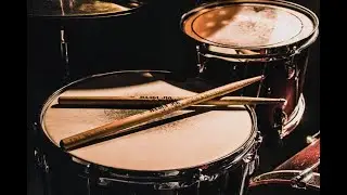 Suspense drum sound effect. A percussive accent of suspenseful. Dramatic timpani beats.