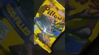 PILLOWS | #shorts #asmr #snack #chocolate #pillows #oishi