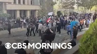 Iran court sentences seven anti-government protesters to be executed