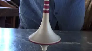 et une toupie en bois !