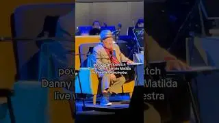 Дэнни ДеВито озвучивает &laquo;Матильду&raquo; в сопровождении живого оркестра!