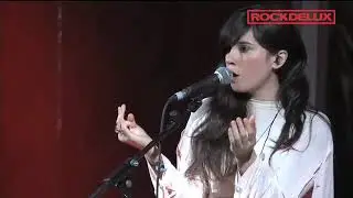 JAVIERA MENA: “Al siguiente nivel”