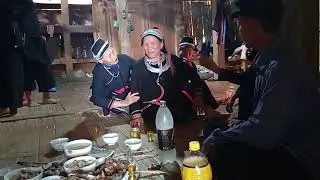Tà cà dèn hắt vói uyển mình xạ nong