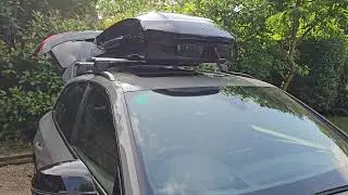 Thule Motion 3 M Roof box fitted to Audi Q5 (2020)