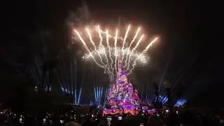 25/12/2025 香港迪士尼20週年煙花匯演是「迪士尼星夢光影之旅：星空派對」（P.S. : 因天氣關係改動版本）