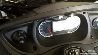 Can-Am Spyder RT — как управлять iPod/iPhone
