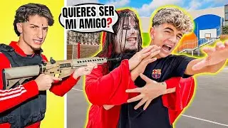 ME ENFRENT&Eacute; al EXTRA&Ntilde;O que VA A POR MI HERMANO PEQUE&Ntilde;O en el COLEGIO!