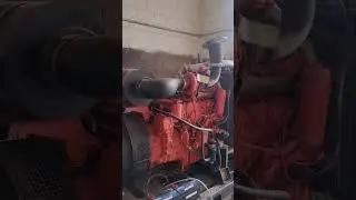 OLHA ELE AIIIII funcionando motor scania dc09 375kva