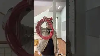 Быстро сматывайте удлинительные кабели с помощью локтя ⚡️ Никаких запутываний!