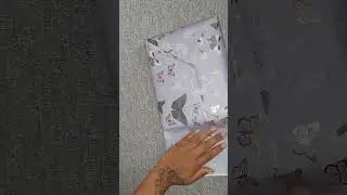 How do you gift wrap a photo frame?