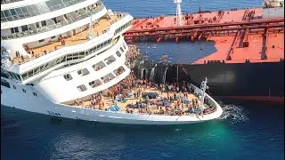 Large Ships Crash In Dangerous Sea Storm