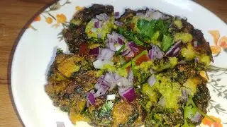 #newtrick of palak aalu pakoda recipe 🤗😋