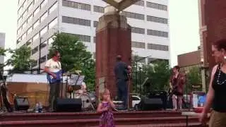 Sean McCollough & the Kidstuff Band 