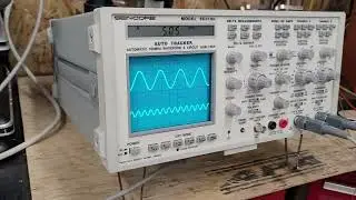 Vintage Sencore SC3100 Auto Tracker 100mhz Waveform & Circuit Analyzer Oscilloscope