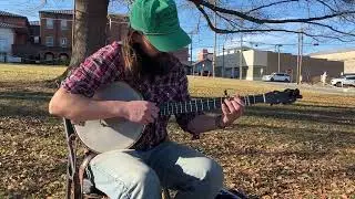 Breaking Up Christmas (Key of A) Basic Clawhammer Banjo