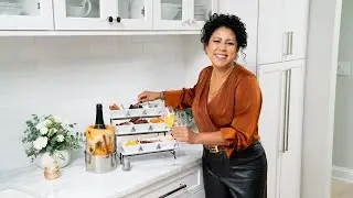 Gather Around: DIY Ice Mold Wine Chiller for Your Bar | Holiday How-To's | Hy-Vee Seasons