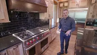 Smart Kitchen Layout That Makes Entertaining Easy