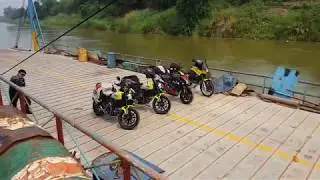 Paksan - Bueng Kan border-crossing on Mekong river like a boss