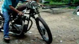 1951 Triumph Speed twin bobber-PAST1.AVI