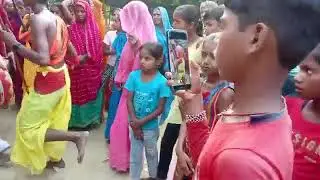 बच्च आलोक भगत जी भूइया बाबा  केपुजा  करते हैं बचव आलोक भगत जी को मेंबाइल नंबर 9155876360