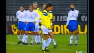1993 (November 24) Juventus (Italy) 3-Tenerife (Spain) 0 (UEFA Cup).avi