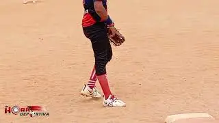 Andr&eacute;s Tovar, jugador de la Selecci&oacute;n del Estado Bol&iacute;var. Estadio Tom&aacute;s Diamond en Ciudad Bol&iacute;var.