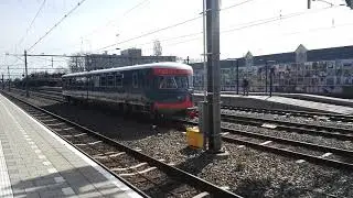 Blauwe Engel DE1 vertrekt van station Gouda