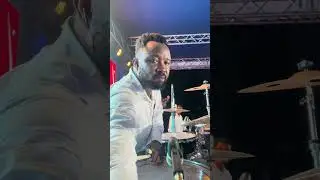 Electrifying performance. Watch to the end and learn grooves, pockets and chops #fyp #viralvideos
