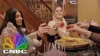 Staten Island Hustle: Jeannie Detore Opens A Pop-Up Shop In Her Parents' Basement | CNBC Prime