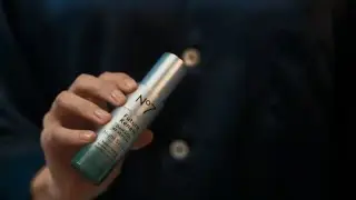 No7 Future Renew Damage Reversal Night Serum Commercial (2025)
