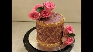Exquisite Stencil Lace Cake with Pink Roses & Gold Leaf Accents 🌸✨