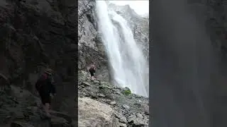 Pyr&eacute;n&eacute;es, Cirque de Gavarnie #24. We are so small in this immensity.