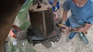 Flipping blades and cutting hay with the New Holland H6750 disc mower