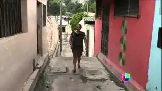 Emotivo reencuentro de madre e hija despues de estar 30 años separadas