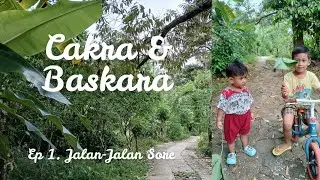 JALAN-JALAN SORE DI DEPAN RUMAH DAN TERNYATA KITA MENEMUKAN NANAS YG MAU MATANG 🧒🏻👶🍍