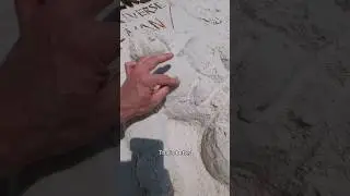 Как сделать скульптуру Хи-Мэна из песка на заказ #mastersoftheuniverse #beachlife