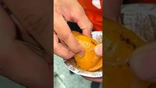 Mawa Samosa 🤤 #ahmedabad #ahmedabadfood #mawasamosa #viral #shorts #foodshorts